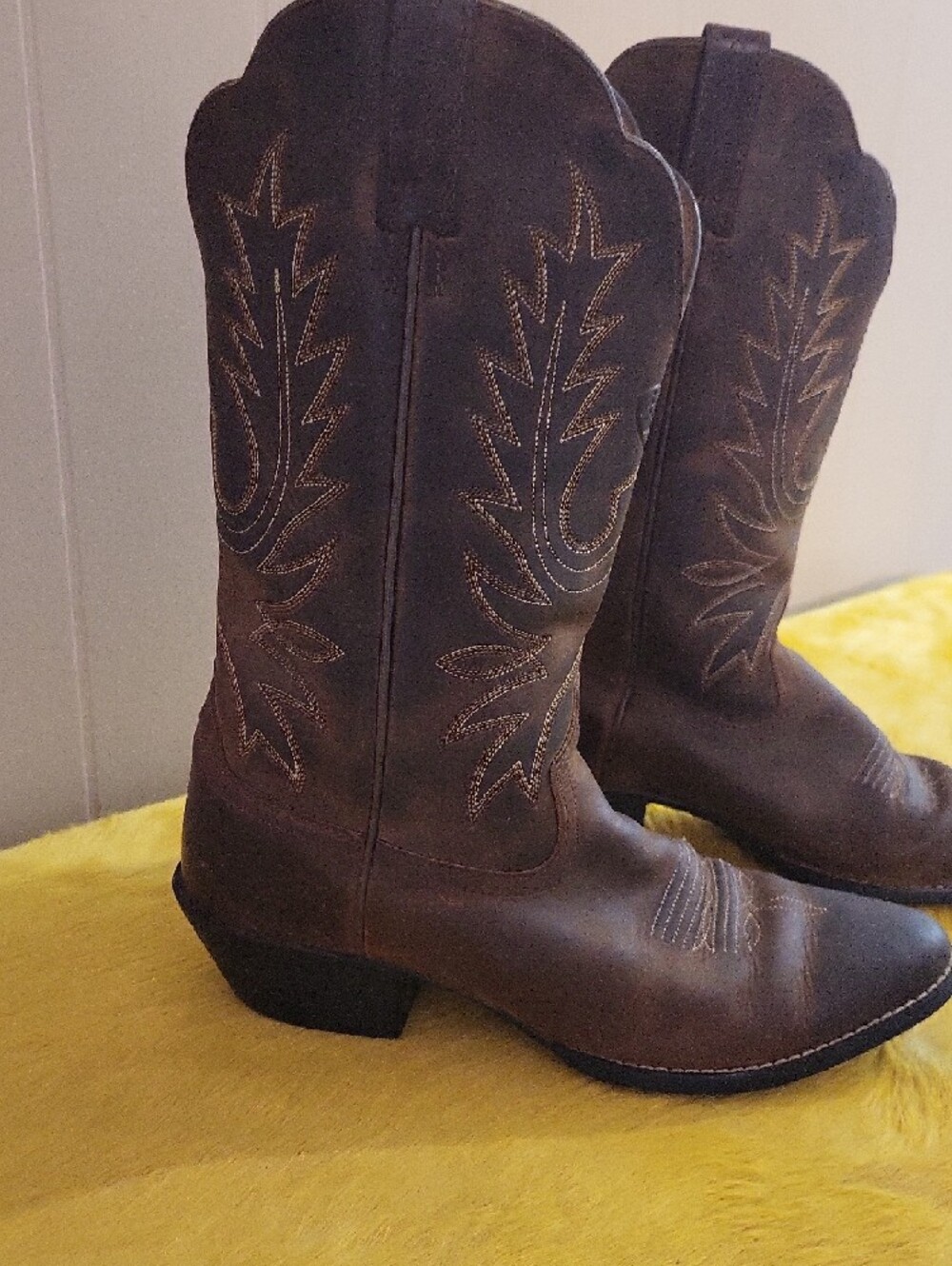 Ariat Chestnut Brown Leather Western Boots, Size 8 - Picture 2 of 10